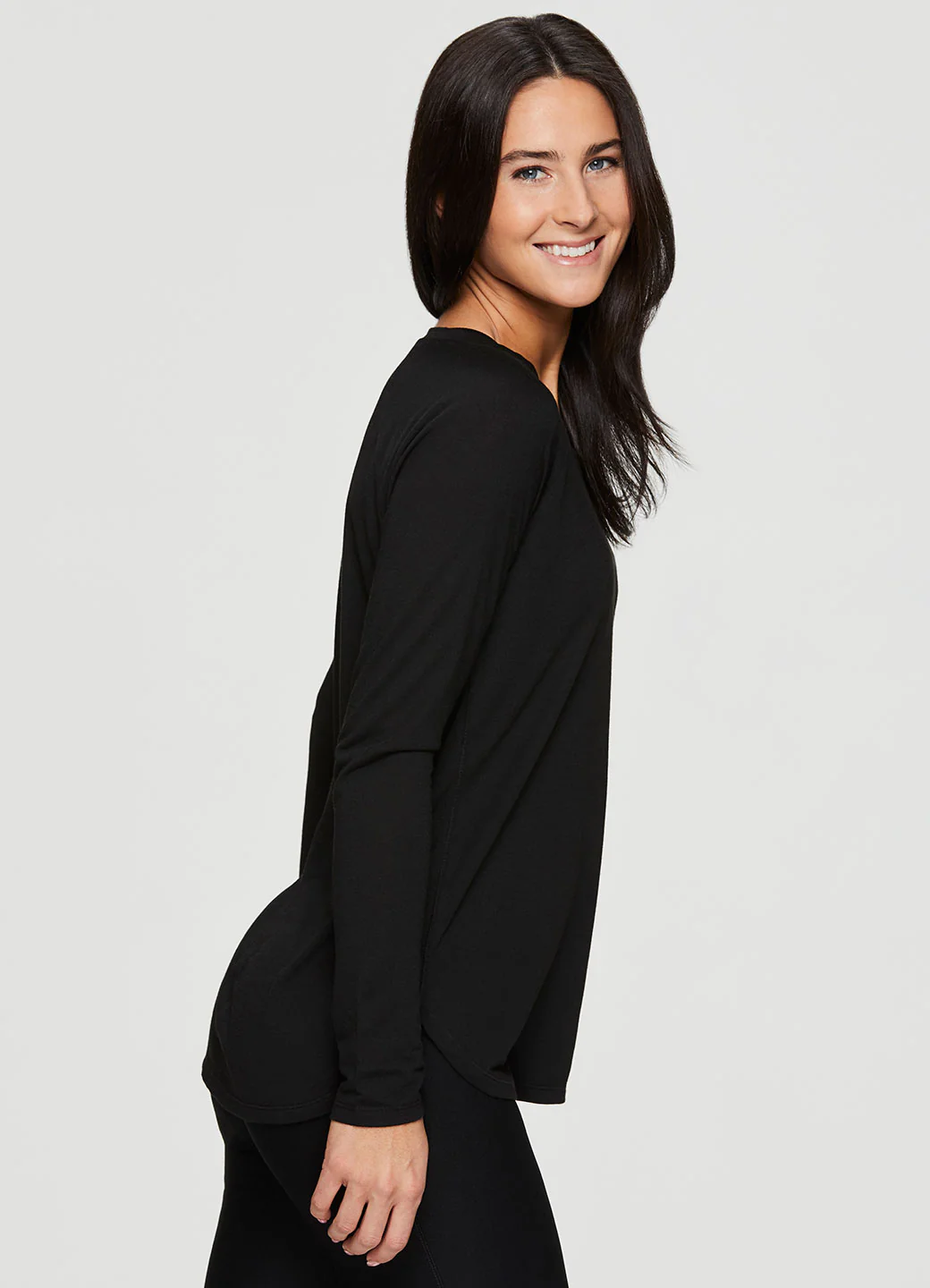 Studio Everyday Long Sleeve Tee - Image 20