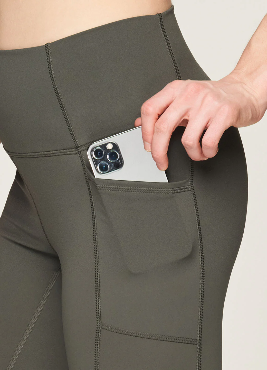 Tech Flex Ultra Hold Capri - Image 30