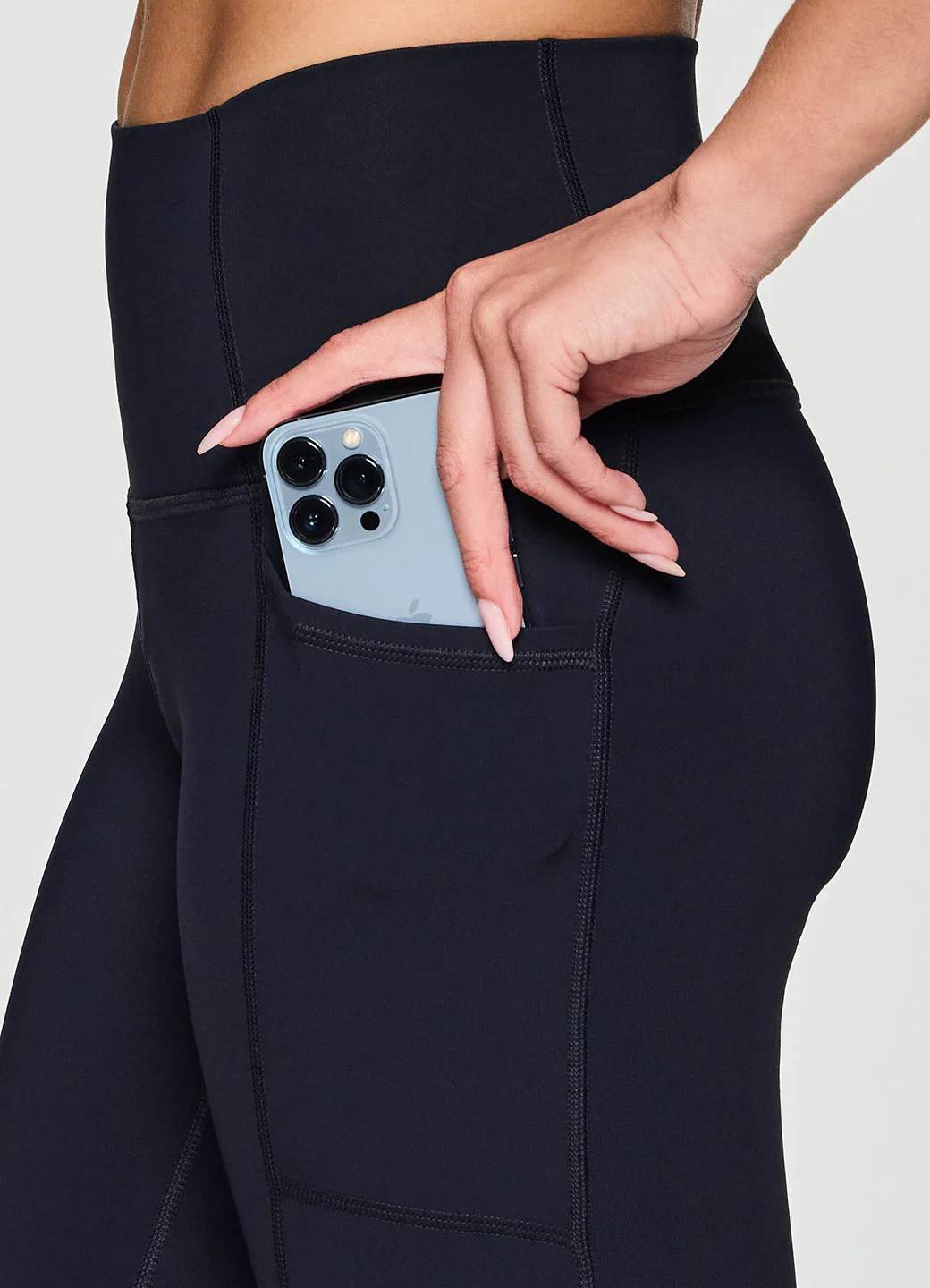 Tech Flex Ultra Hold Capri - Image 35